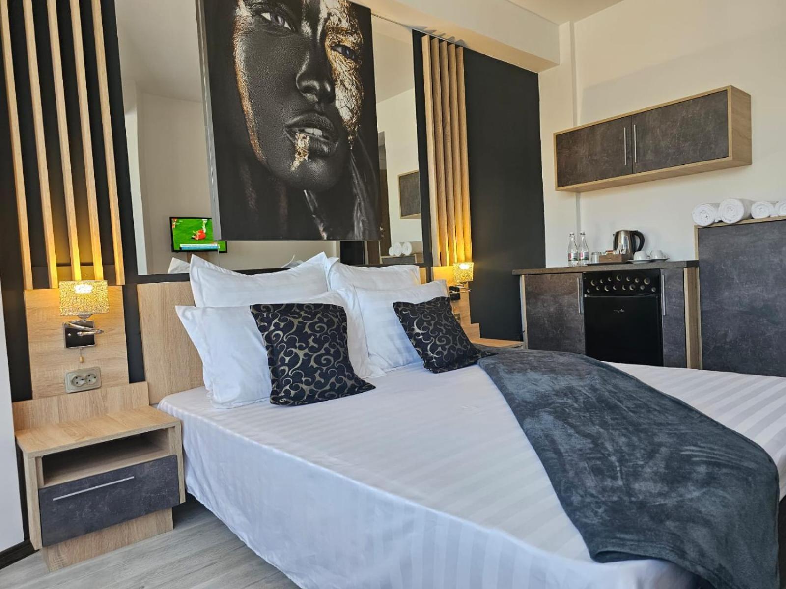 Hotel Theline 3*