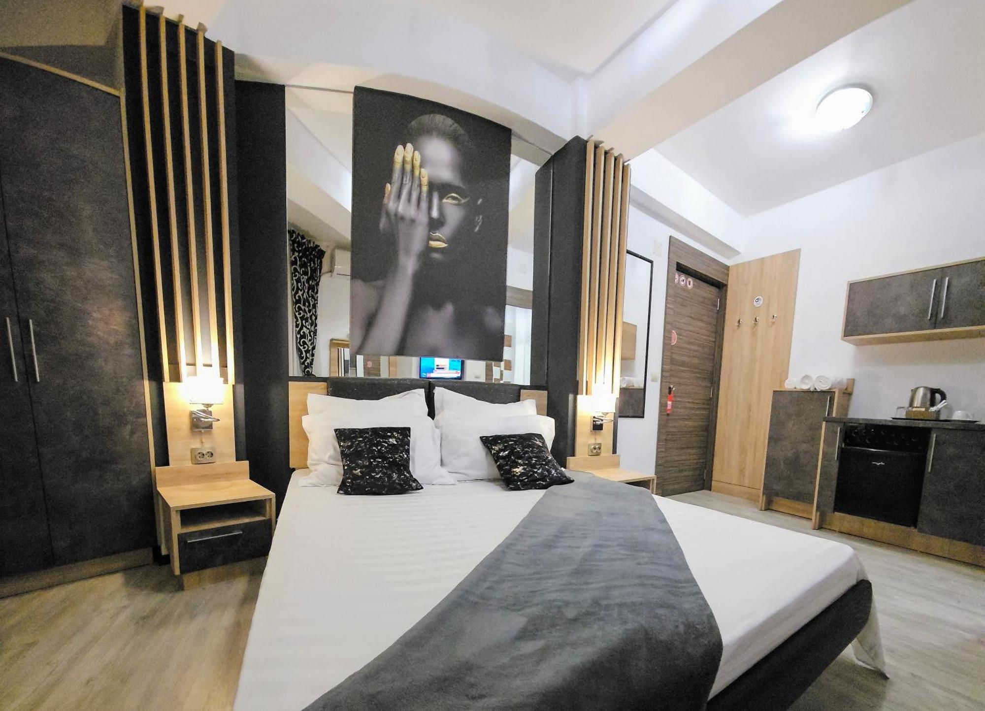 Hotel Theline Bucharest